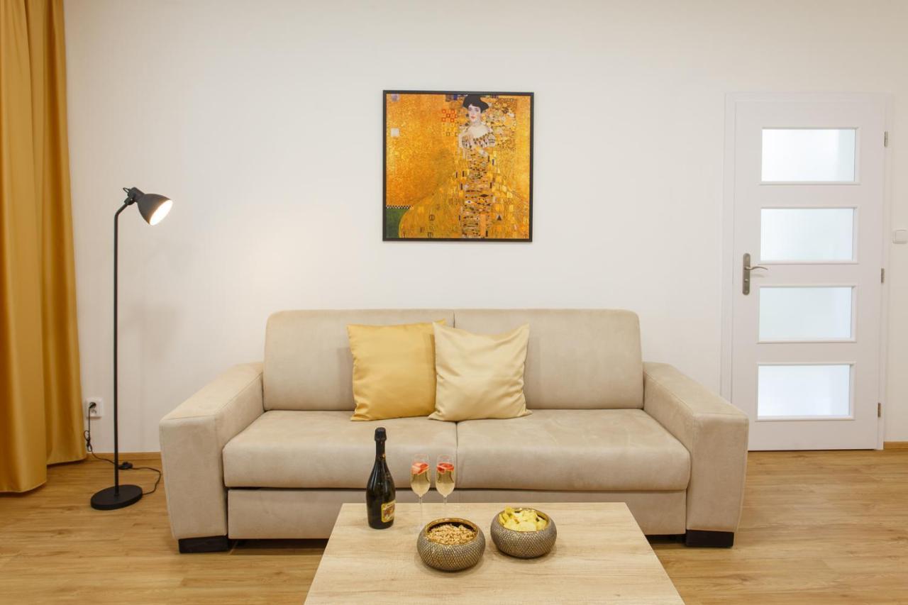 אוסטרבה Apartments Villa Whitehouse מראה חיצוני תמונה